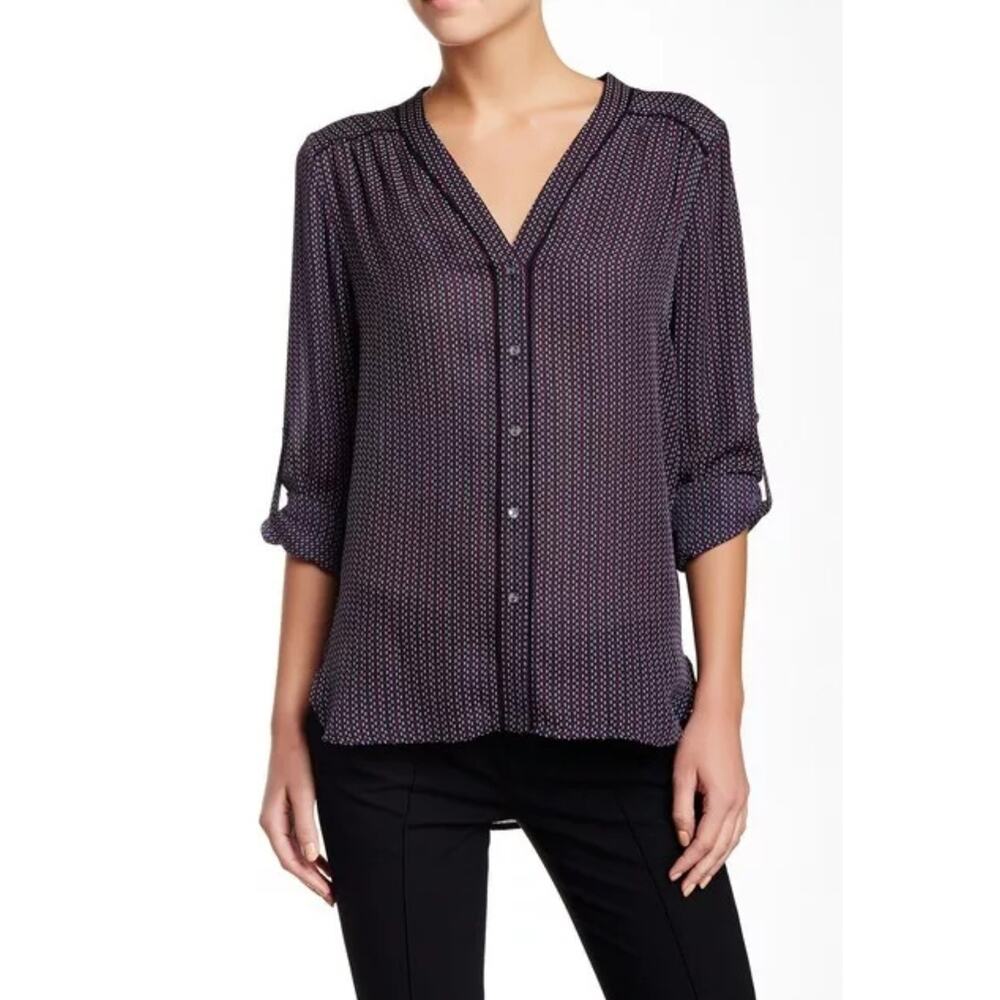 VINCE. Women's Top Mini Geometric Print Silk Roll Tab Sleeve V-Neck Blouse Sz S